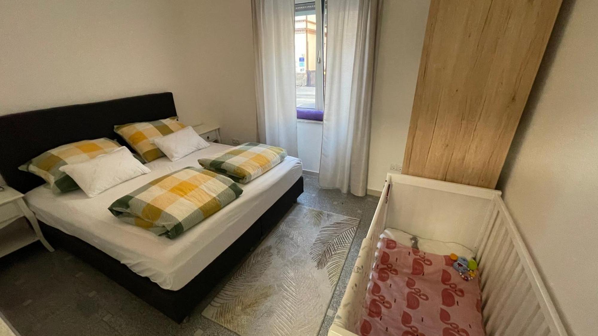 Zentrale, Moderne Wohnung In Štýrský Hradec Exteriér fotografie